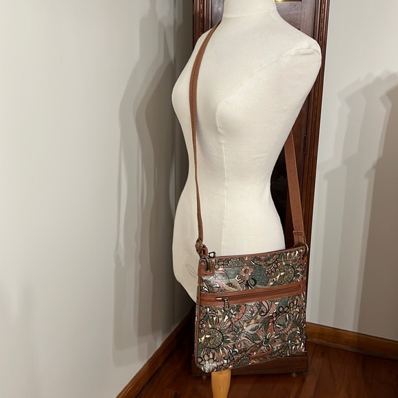 Sakroots Bags Sakroots Cross Body Large Purse Poshmark